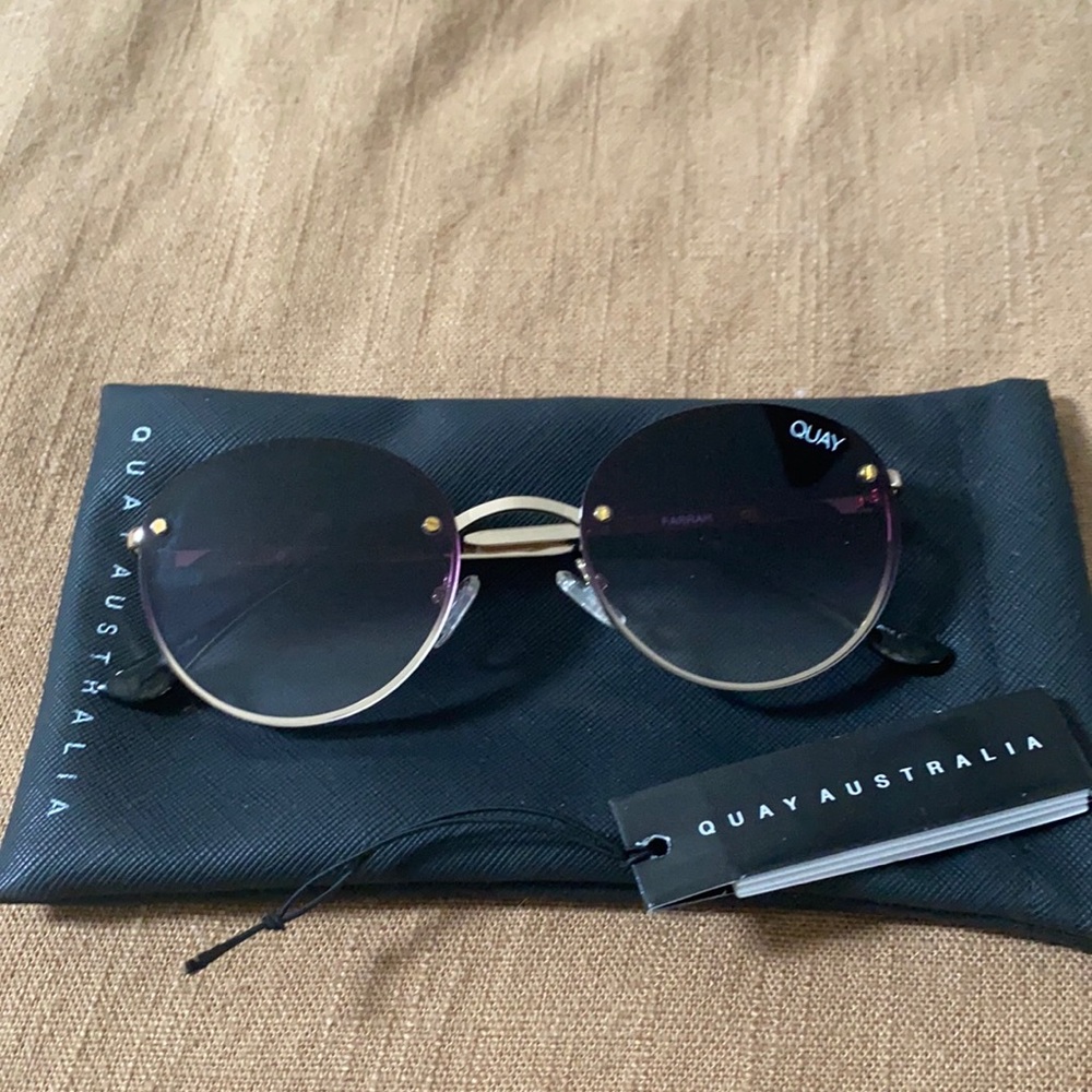 Quay round sunglasses